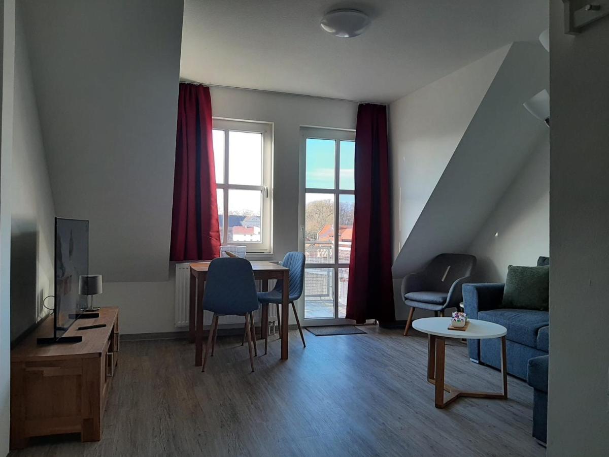 Schlossstr. 8, Apartment